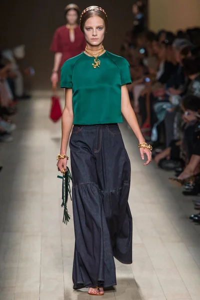 Look 29